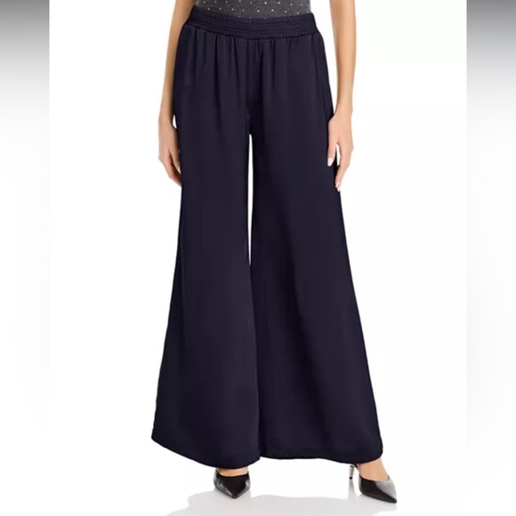 Fabiana Filippi Pants - Fabiana Filippi•High Rise Wide Leg Pants
Women’s•Dark Blue•38 IT, 2 US